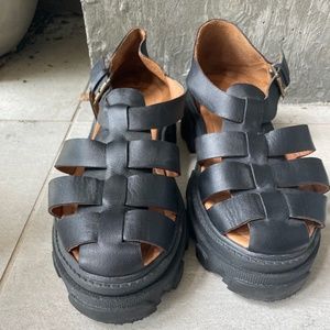 Silent D Collisy Black Leather Fisherman Sandals Size US Women's 10